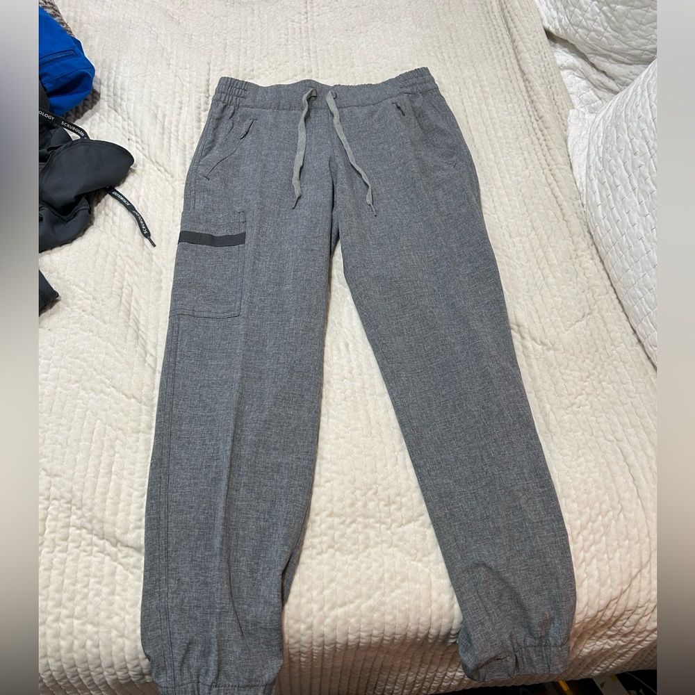 Xs Petite Wonderwink Jogger style scrub bottoms!